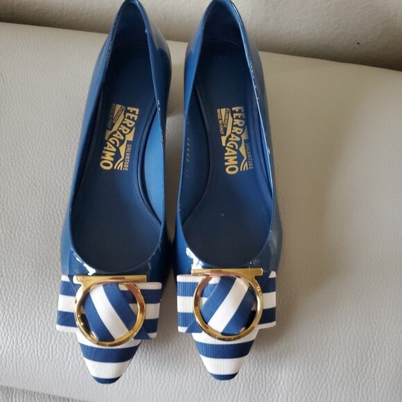 Salvatore Ferragamo EZIA in blue patent leather - Picture 6 of 12